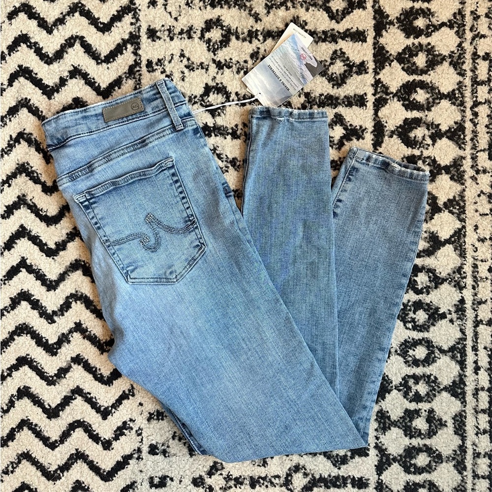 AG  Farrah skinny ankle jean